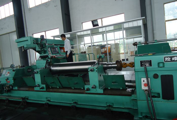 CNC roll grinding machine